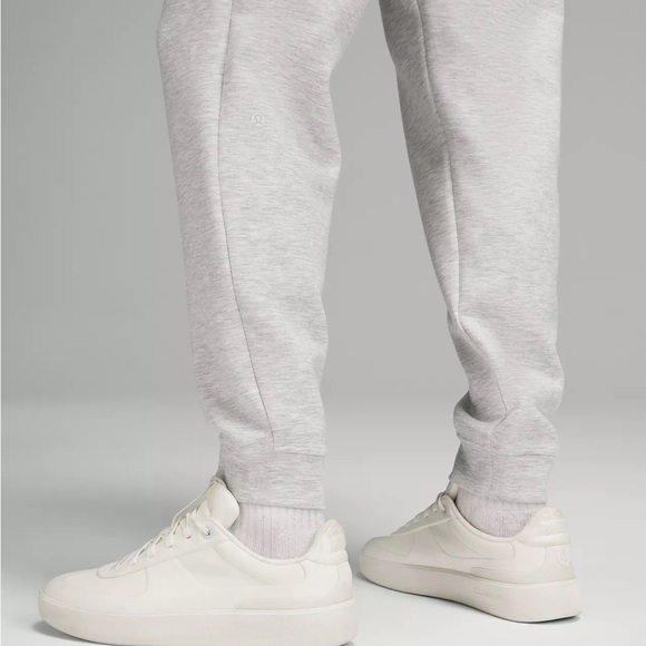 Men's Lululemon Smooth Spacer Jogger Regular in Heathered Grey - Picture 5 of 8